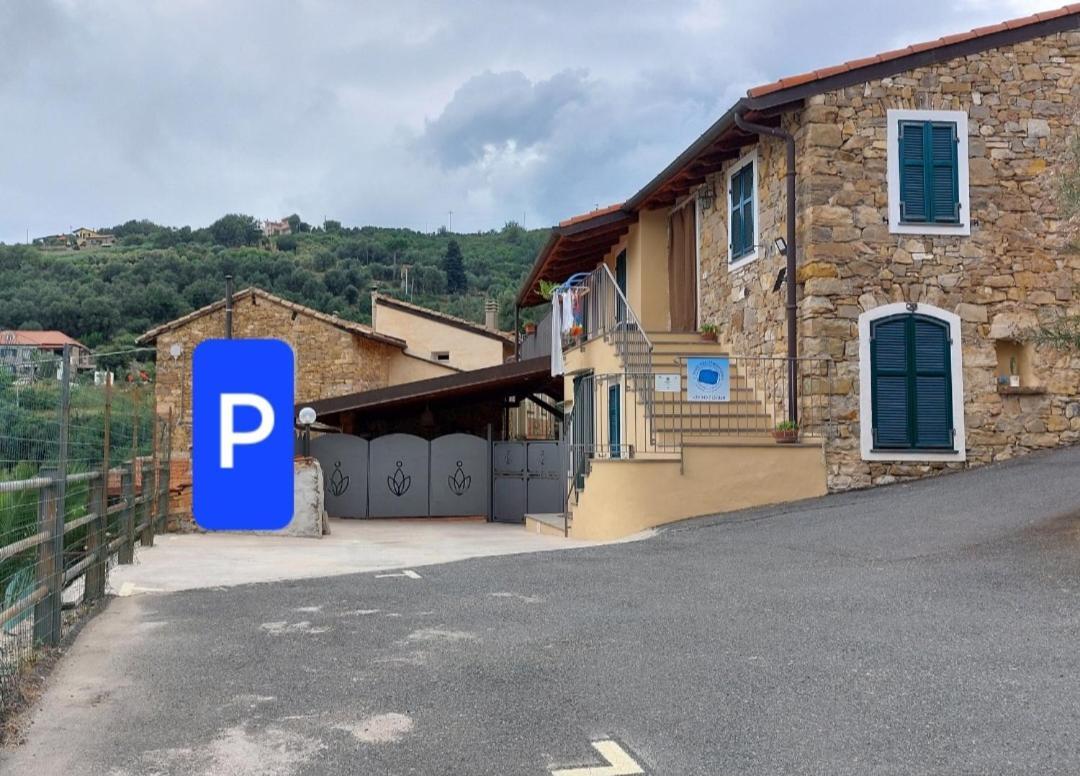 Il Nido Del Viaggiatore Vallebona Esterno foto